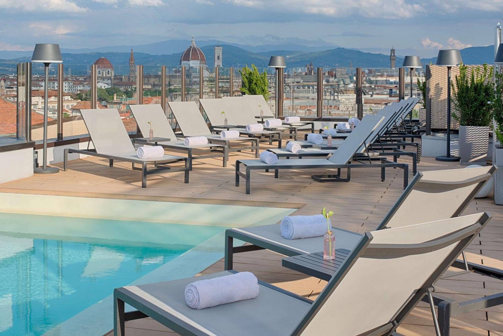 Hotel NH Firenze Esterno foto