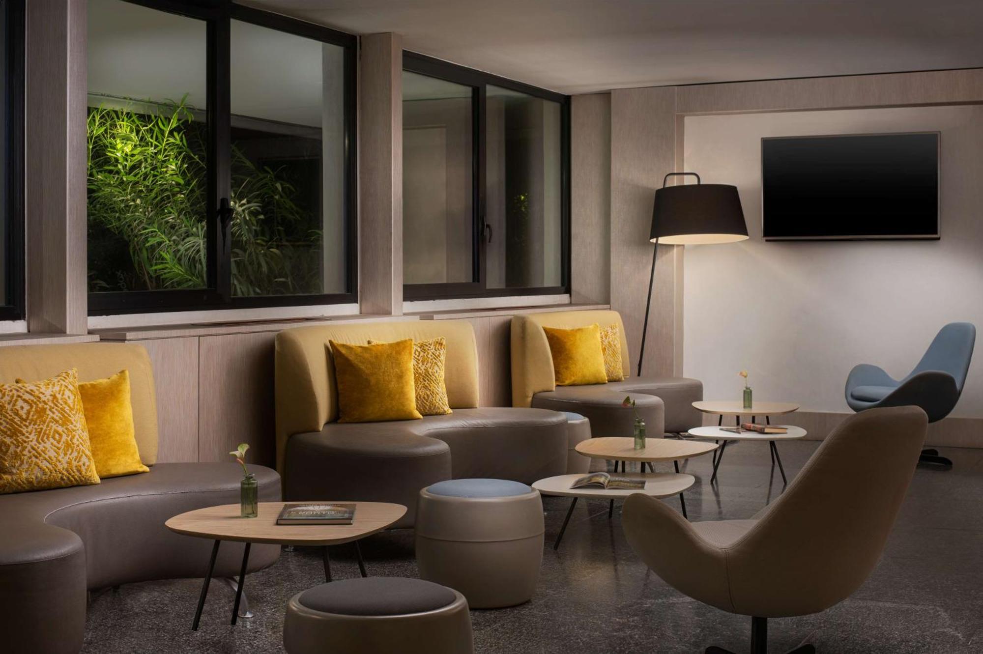 Hotel NH Firenze Esterno foto