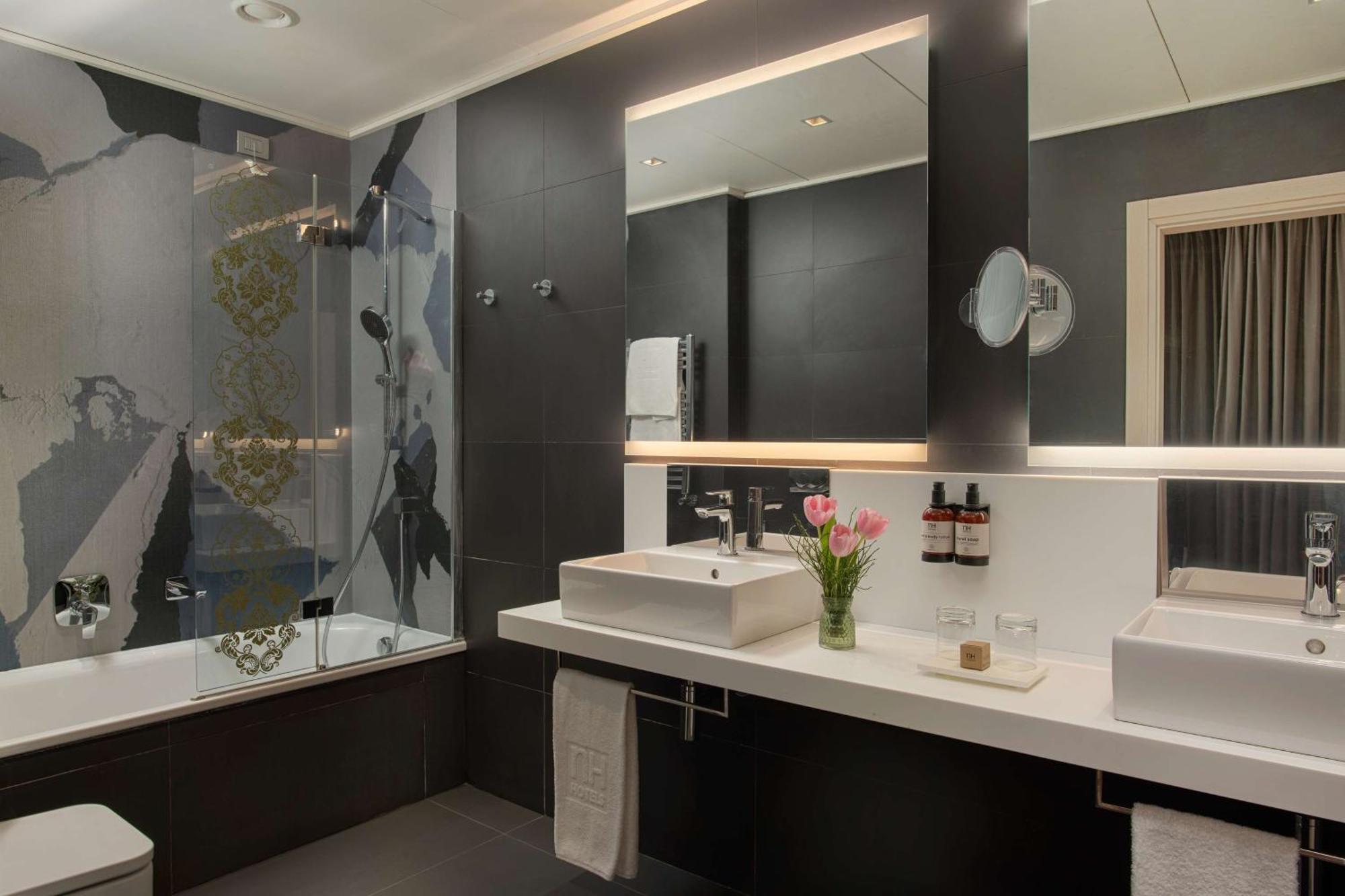 Hotel NH Firenze Esterno foto