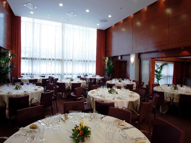 Hotel NH Firenze Esterno foto