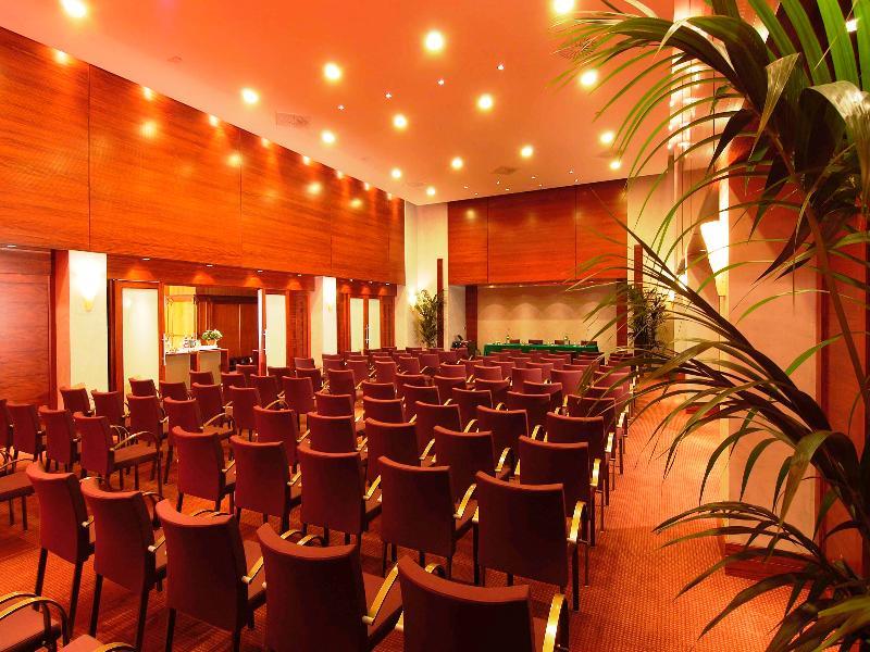 Hotel NH Firenze Esterno foto